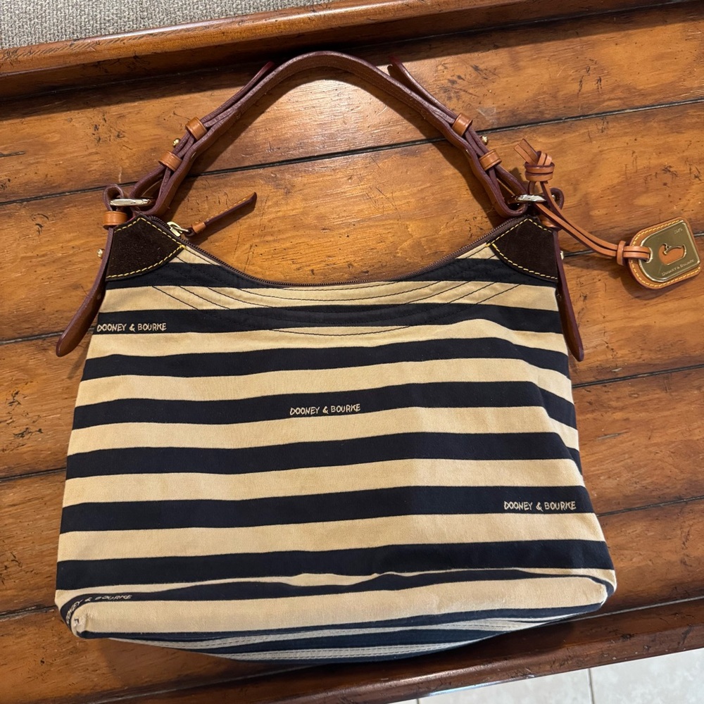 Dooney & Bourke Erica black and tan
